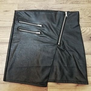 Rue 21 Skirts - Rue21 Black Moto Leather MiniSkirt Zipper Small S Rue 21 Skirts - Rue21 Black Moto Leather MiniSkirt Zipper Small S